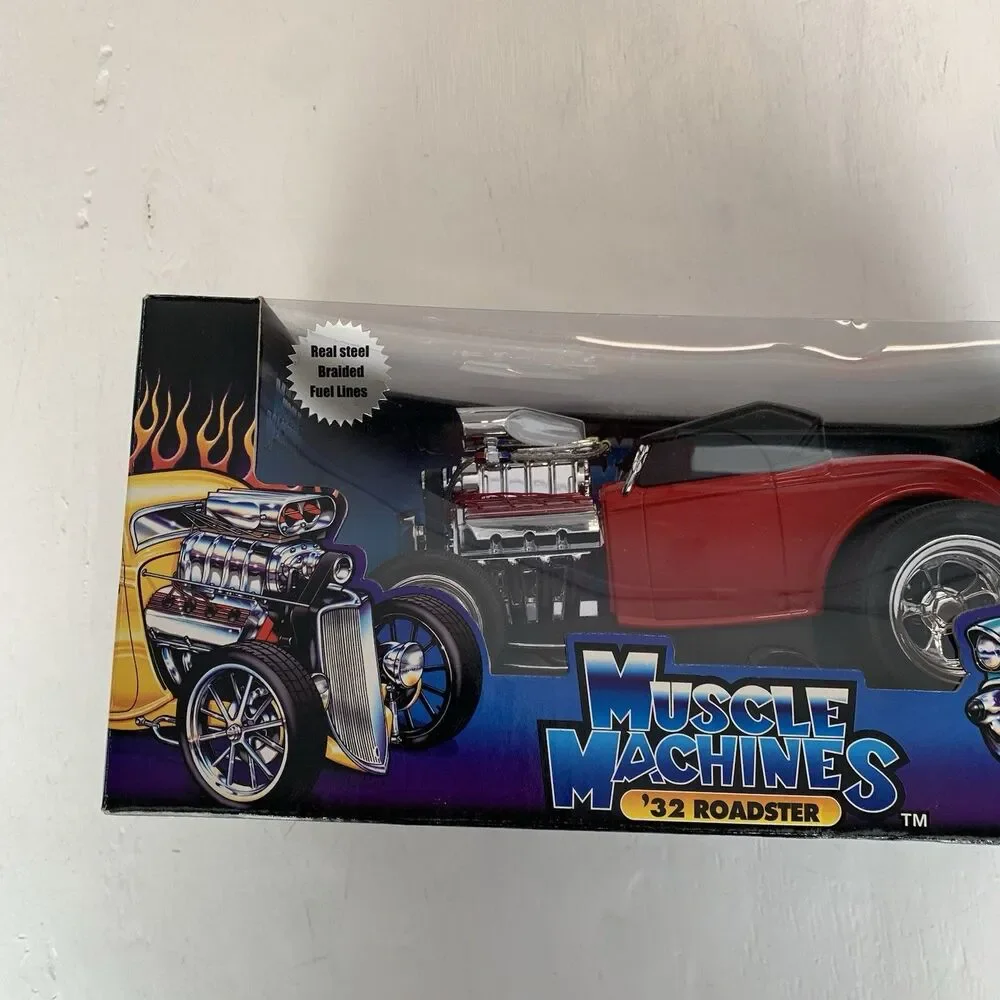 Muscle Machines '32 Roadster 1:18 Scale Diecast Car Metal Mint